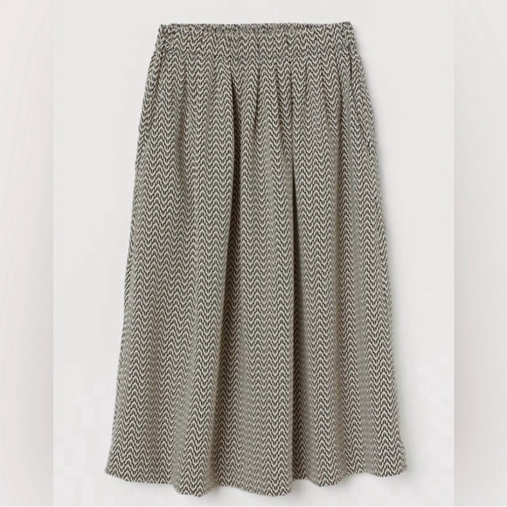 H&M Printed Flowy Midi Skirt Black Cream Size 2
